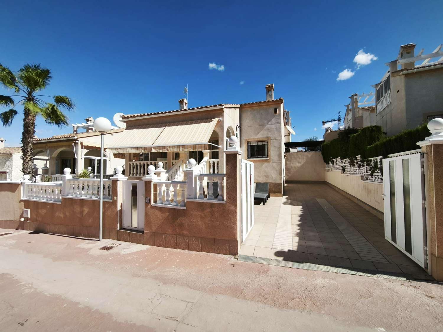 2 bedroom Villa for sale in Orihuela - € 189,900 (Ref: 8945905)