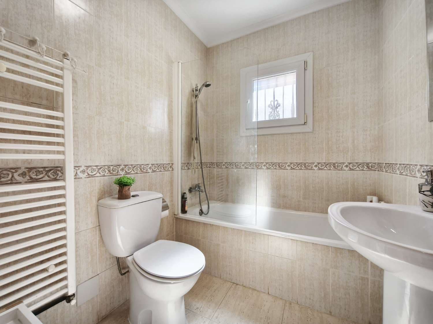 2 bedroom Villa for sale in Orihuela - € 189,900 (Ref: 8945905)