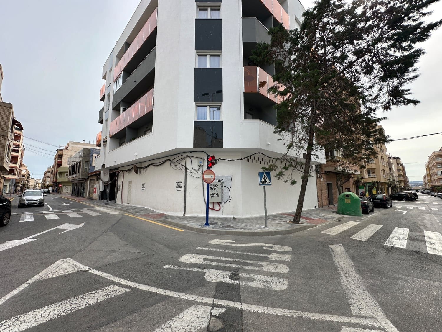 Erhverv til salg i Torrevieja - € 295.000 (Ref: 8961171)