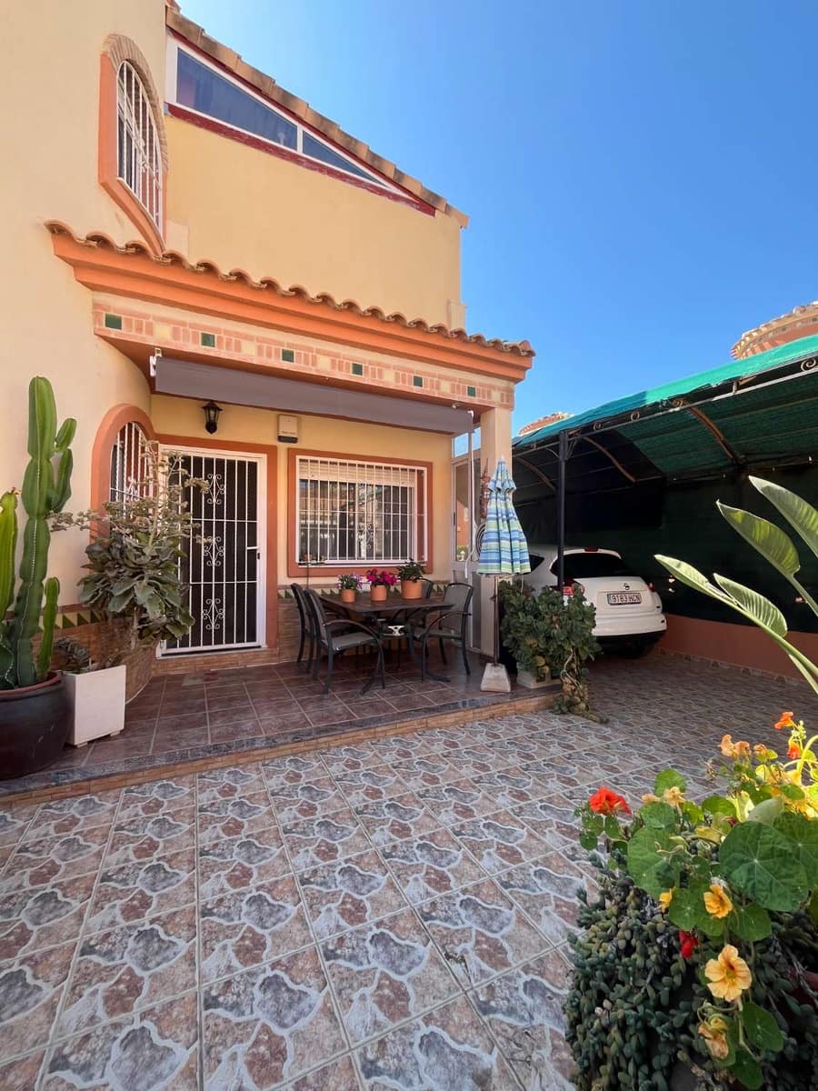 3 soveværelse Villa til salg i Orihuela med swimmingpool - € 284.950 (Ref: 8994479)