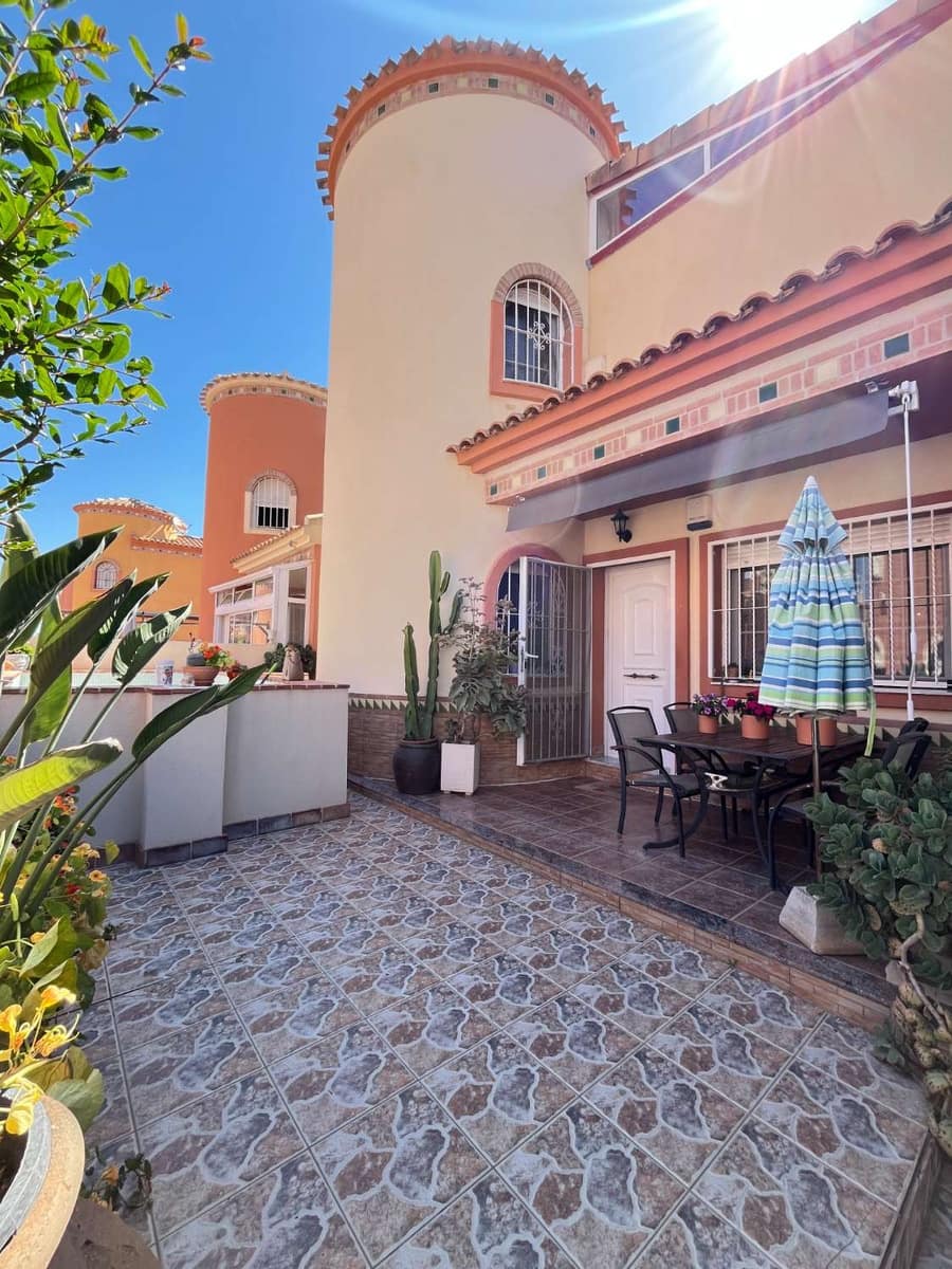 3 soveværelse Villa til salg i Orihuela med swimmingpool - € 284.950 (Ref: 8994479)