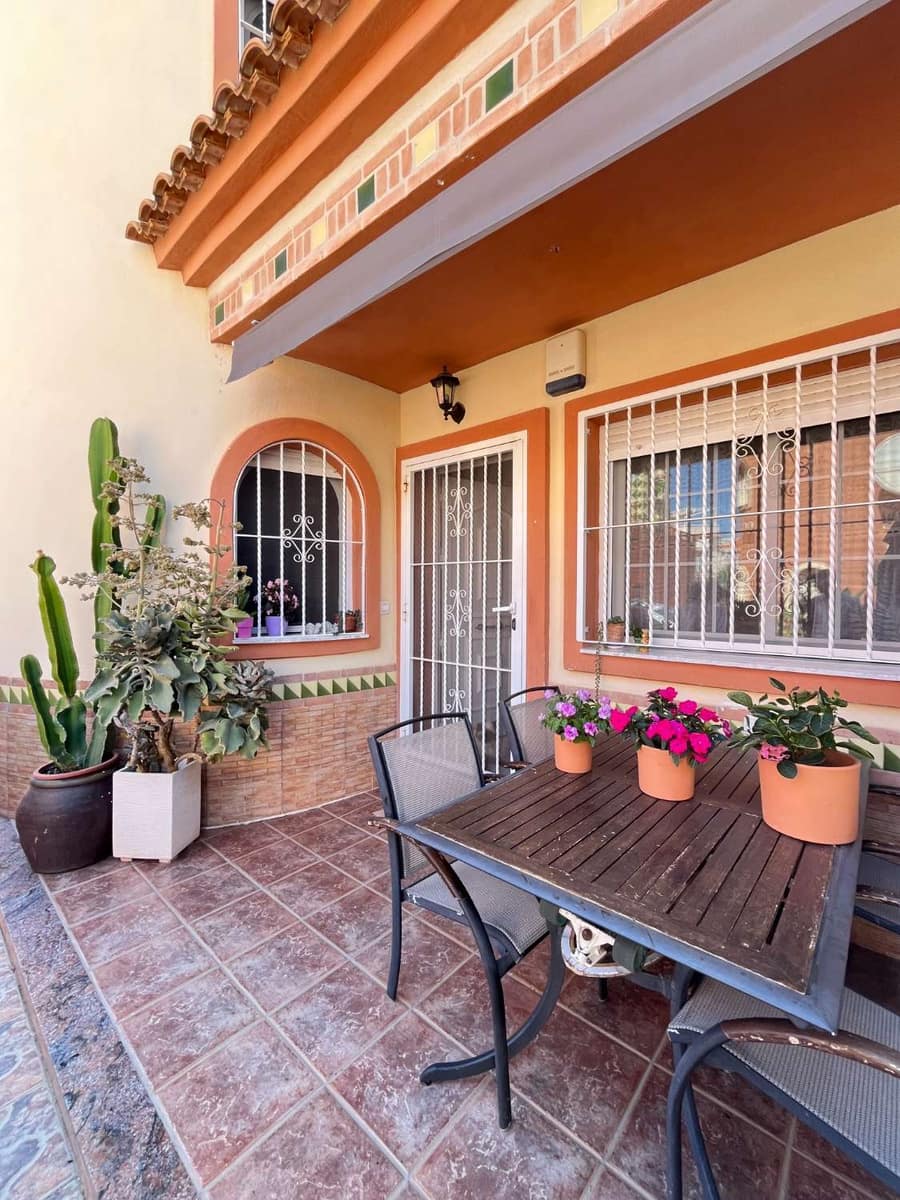 3 soveværelse Villa til salg i Orihuela med swimmingpool - € 284.950 (Ref: 8994479)