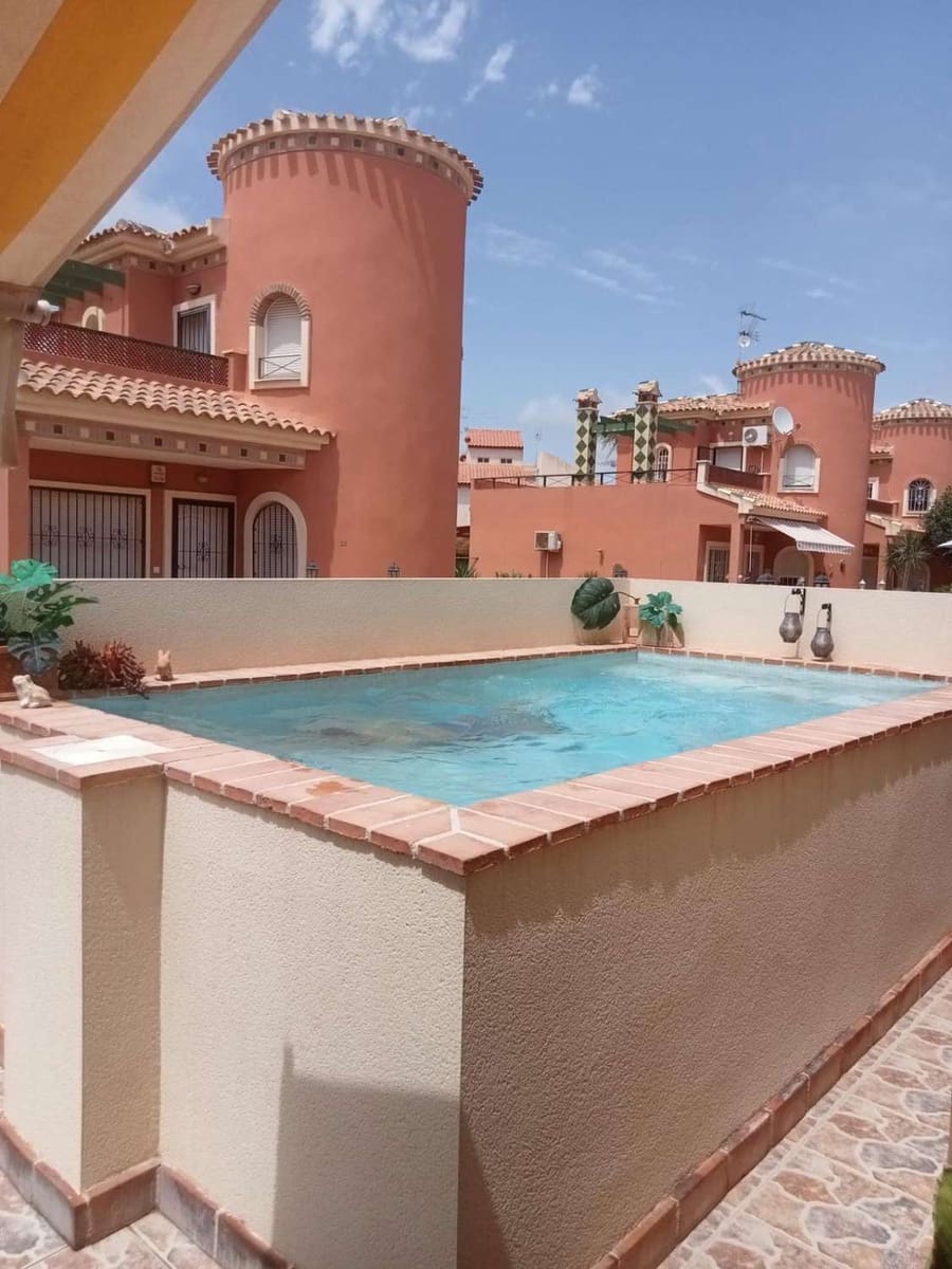 3 soveværelse Villa til salg i Orihuela med swimmingpool - € 284.950 (Ref: 8994479)