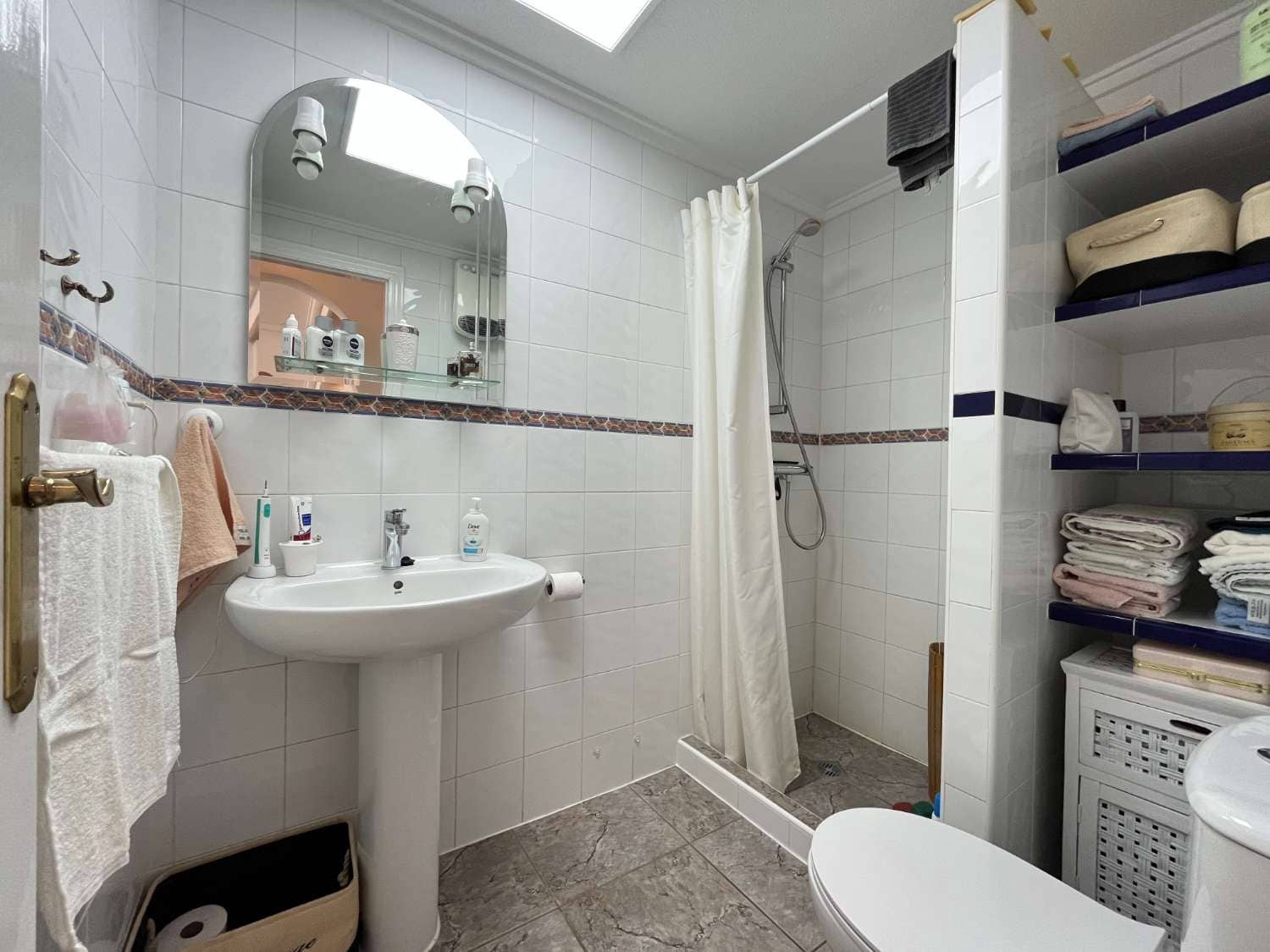 2 bedroom Beach Apartment for sale in Orihuela with pool - € 146,000 (Ref: 9007211)