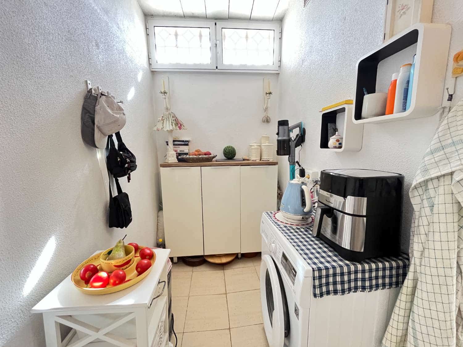 2 bedroom Beach Apartment for sale in Orihuela with pool - € 146,000 (Ref: 9007211)