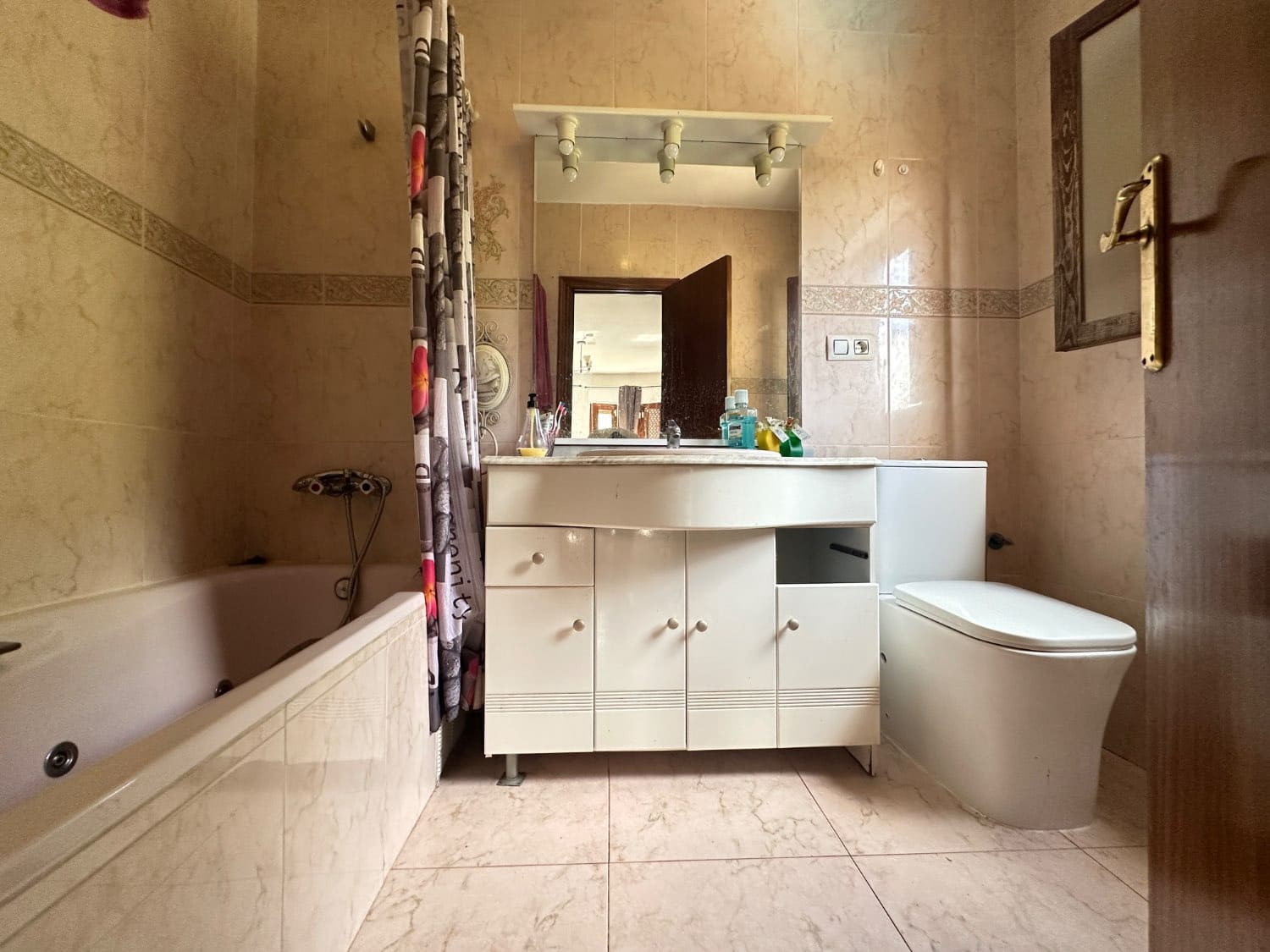 6 bedroom Villa for sale in Orihuela with pool - € 450,000 (Ref: 9036423)