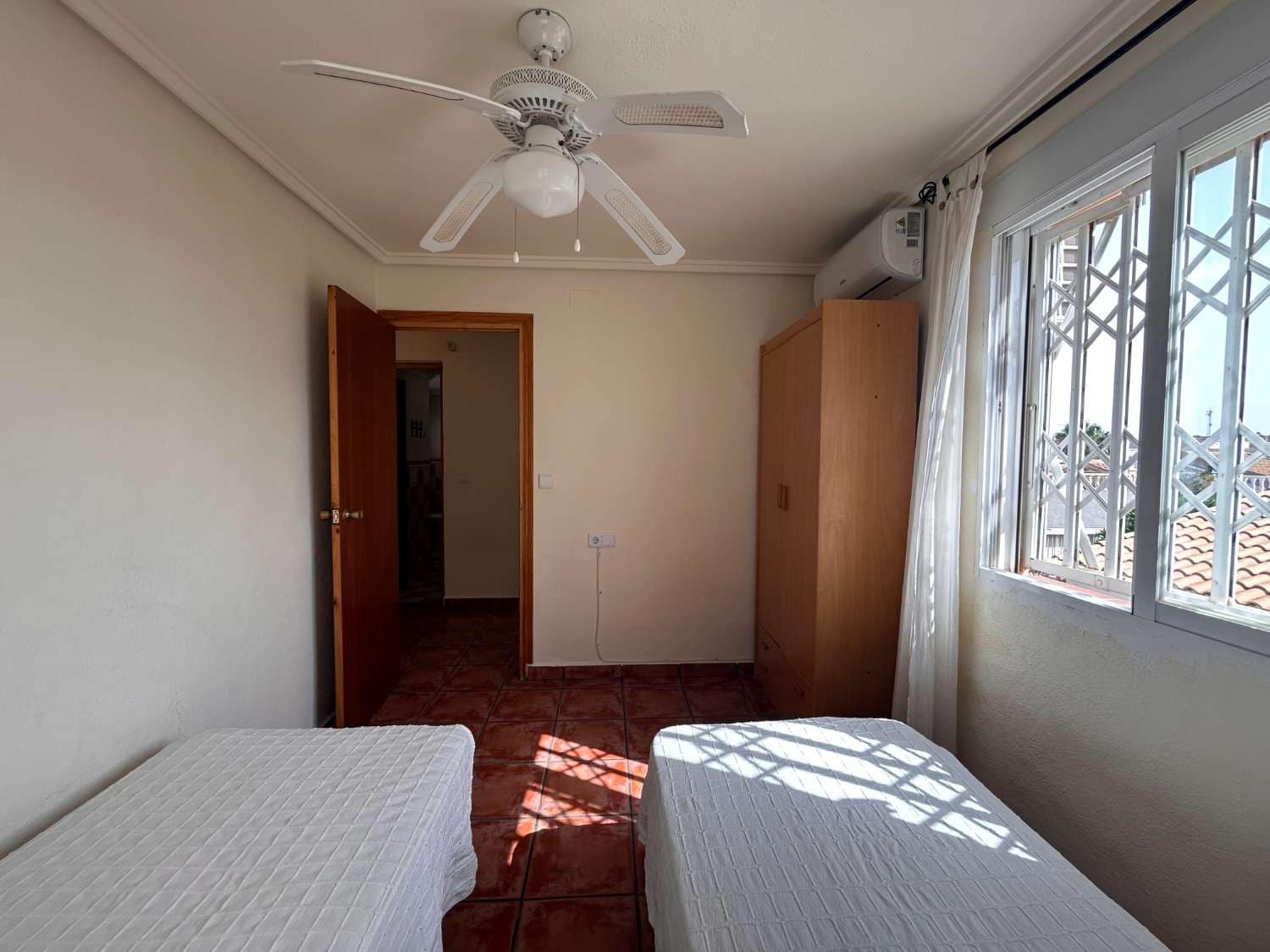 4 soveværelse Villa til salg i Orihuela med swimmingpool - € 359.000 (Ref: 9057333)