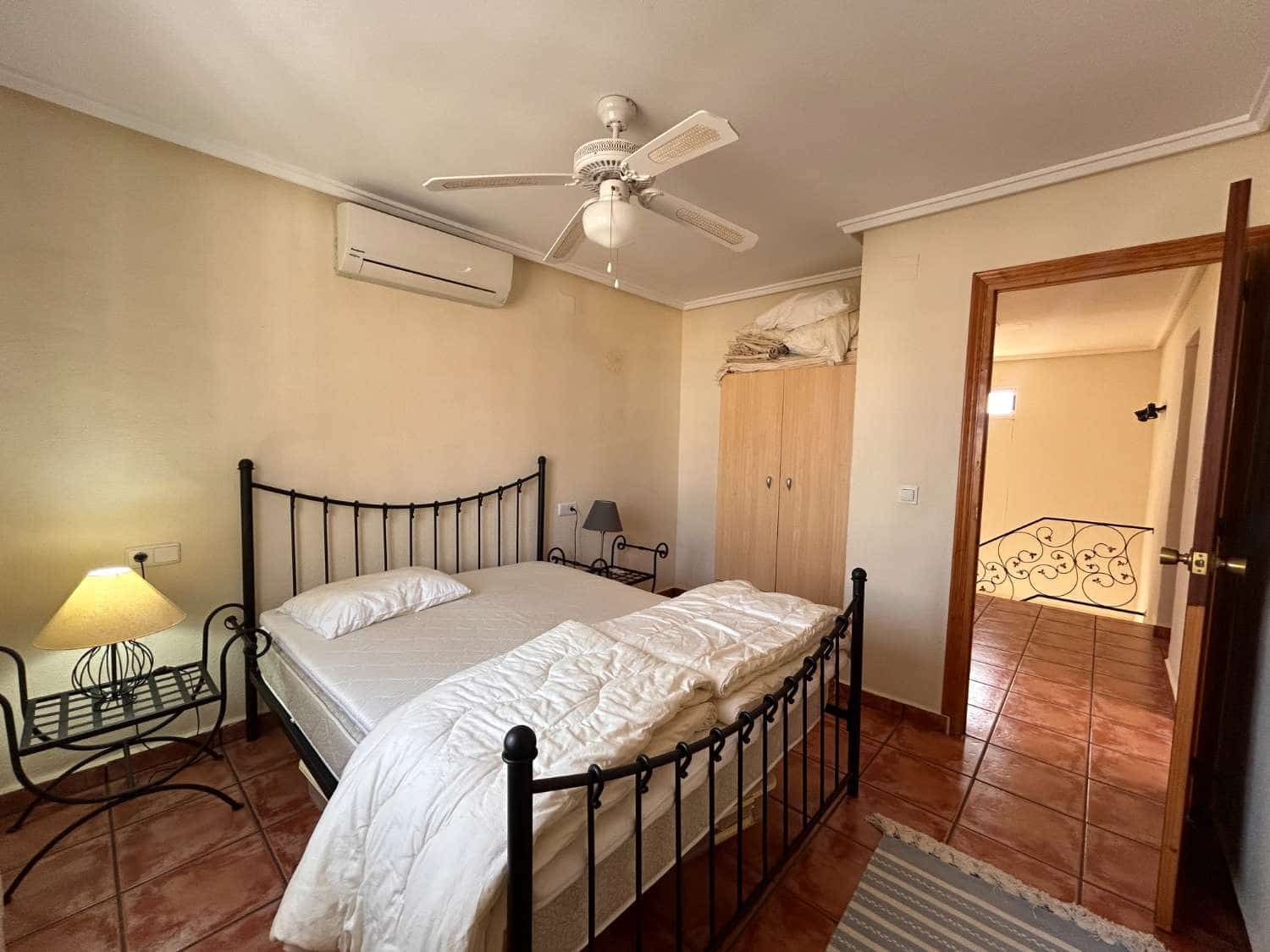 4 soveværelse Villa til salg i Orihuela med swimmingpool - € 359.000 (Ref: 9057333)