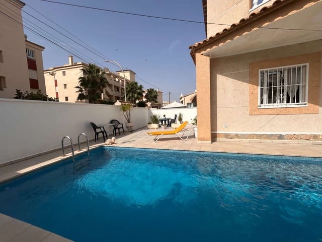 4 soveværelse Villa til salg i Orihuela med swimmingpool - € 359.000 (Ref: 9057333)