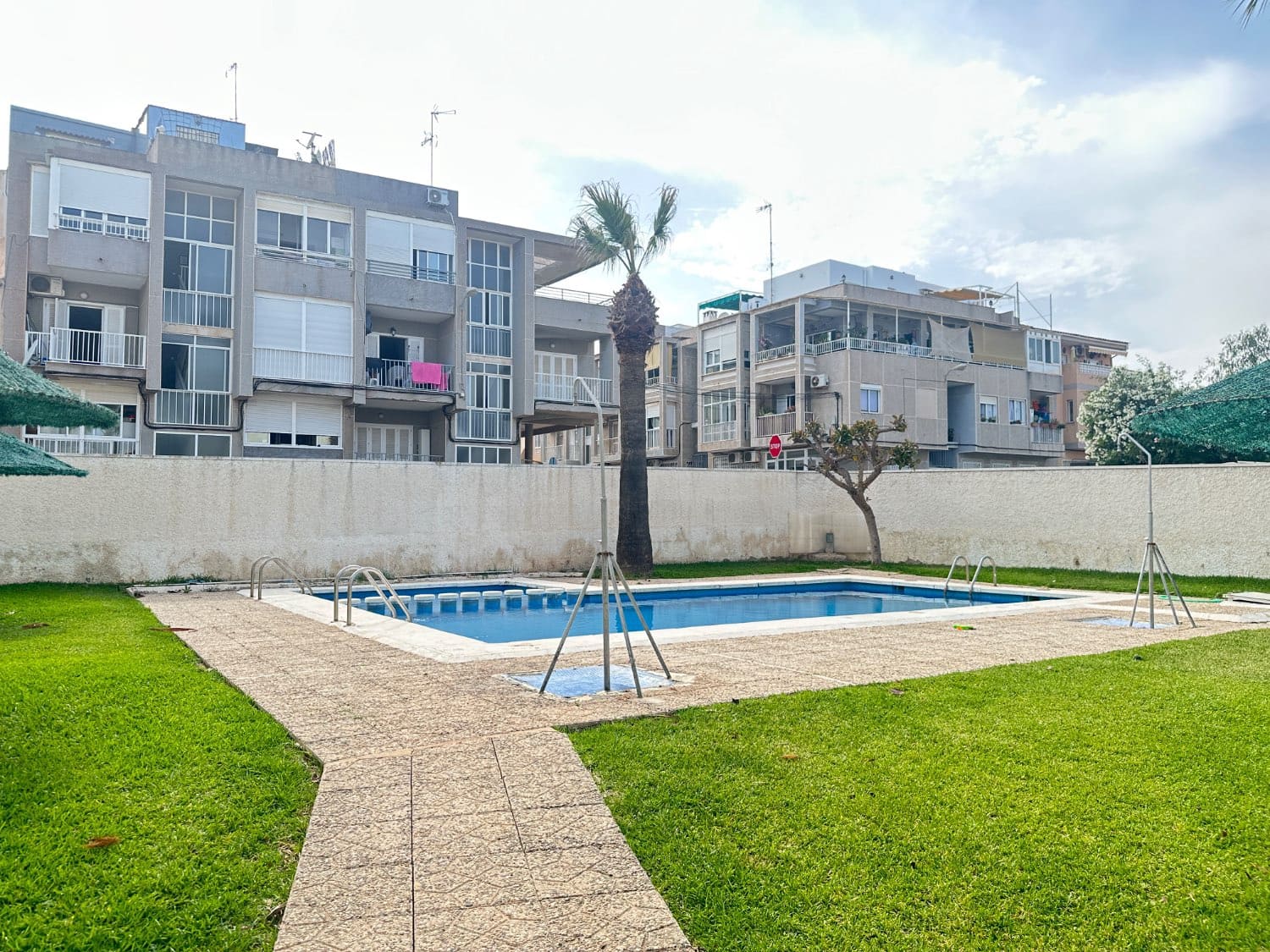 2 Zimmer Wohnung zu verkaufen in Torrevieja mit Pool - 189.000 € (Ref: 9062146)
