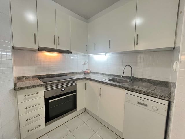 2 Zimmer Strandapartment zu verkaufen in Orihuela mit Pool Garage - 250.000 € (Ref: 9068643)