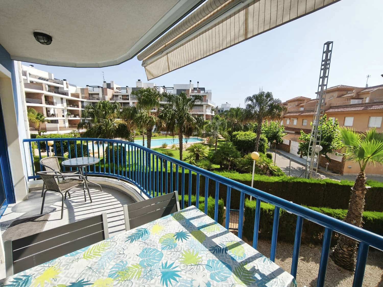 2 Zimmer Strandapartment zu verkaufen in Orihuela mit Pool Garage - 250.000 € (Ref: 9068643)