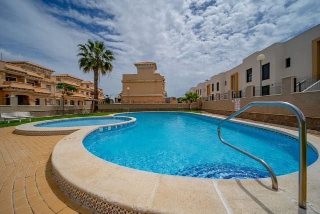 3 soveværelse Rækkehus til salg i Orihuela med swimmingpool garage - € 269.000 (Ref: 9074868)
