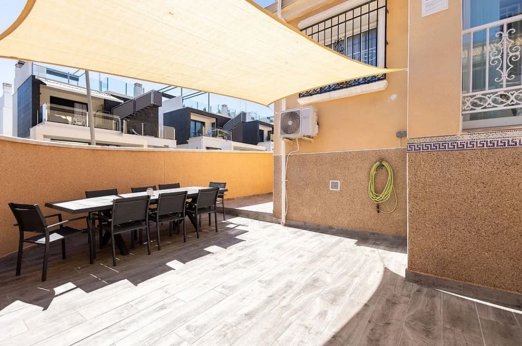 3 soveværelse Rækkehus til salg i Orihuela med swimmingpool garage - € 259.000 (Ref: 9074868)