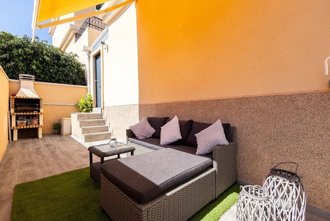 3 soveværelse Rækkehus til salg i Orihuela med swimmingpool garage - € 259.000 (Ref: 9074868)