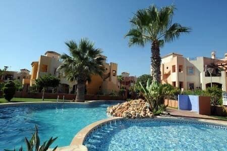 2 bedroom Beach Apartment for sale in Torrevieja with pool - € 192,000 (Ref: 9136915)