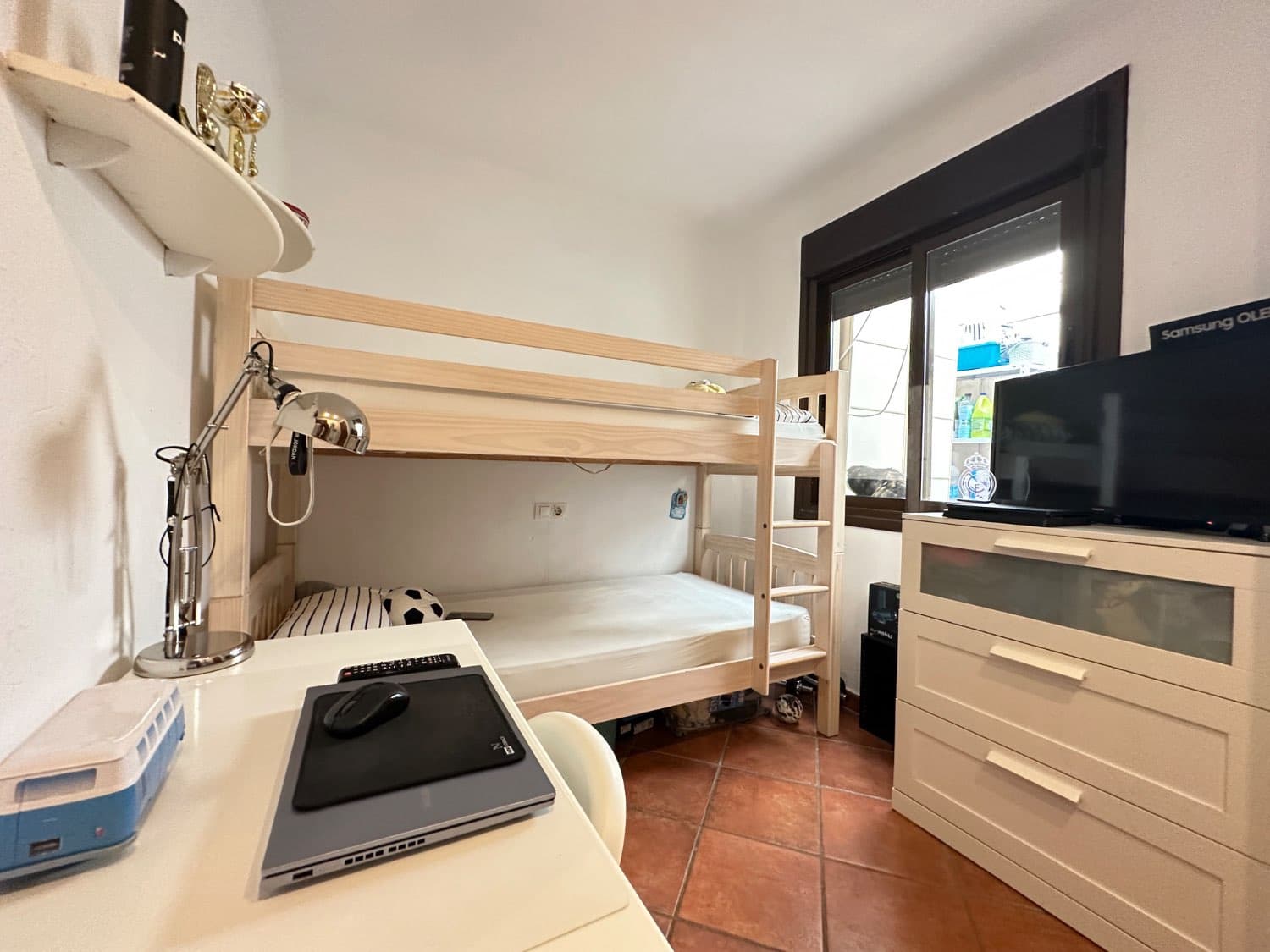 2 bedroom Beach Apartment for sale in Torrevieja with pool - € 192,000 (Ref: 9136915)