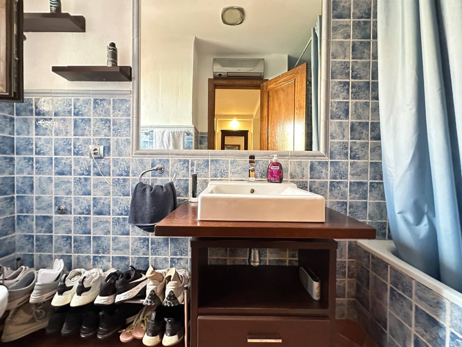 2 bedroom Beach Apartment for sale in Torrevieja with pool - € 192,000 (Ref: 9136915)