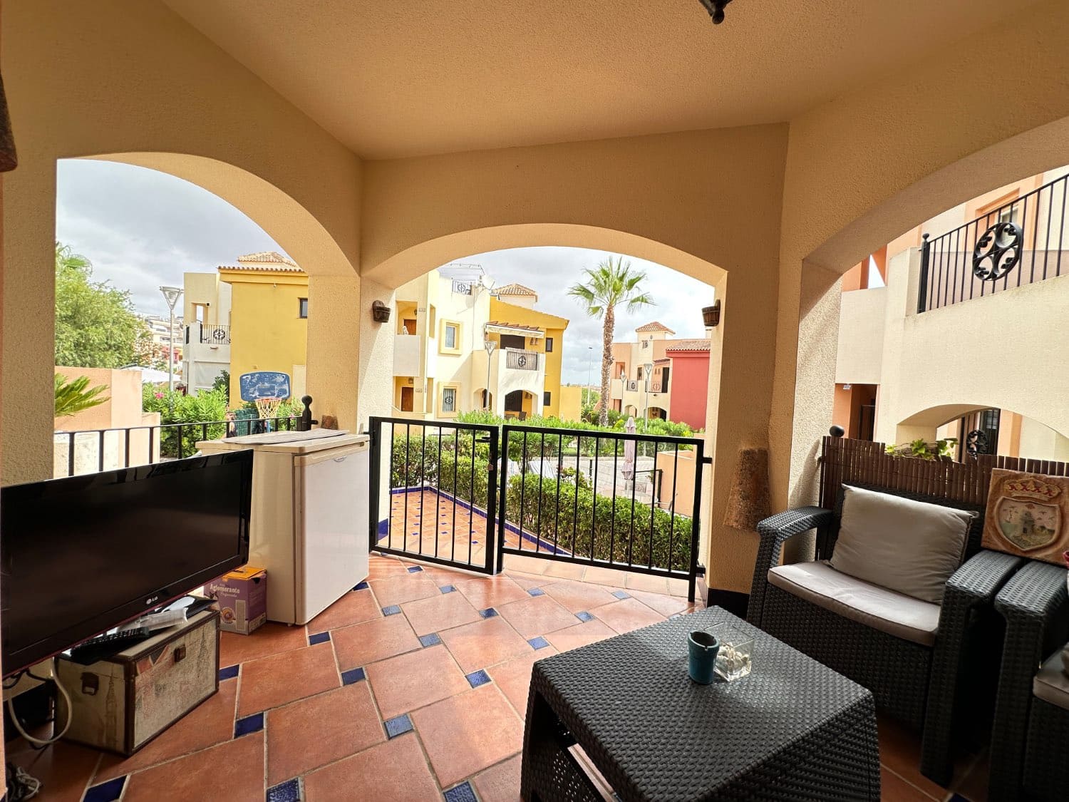 2 bedroom Beach Apartment for sale in Torrevieja with pool - € 192,000 (Ref: 9136915)