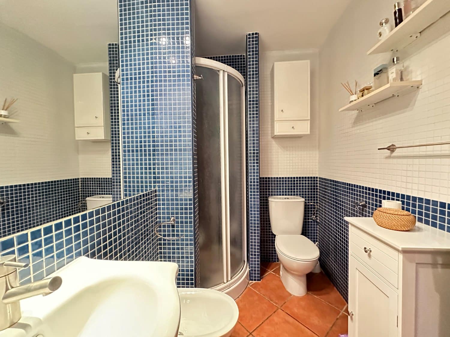 2 bedroom Beach Apartment for sale in Torrevieja with pool - € 192,000 (Ref: 9136915)