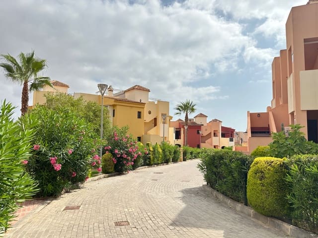 2 bedroom Beach Apartment for sale in Torrevieja with pool - € 192,000 (Ref: 9136915)