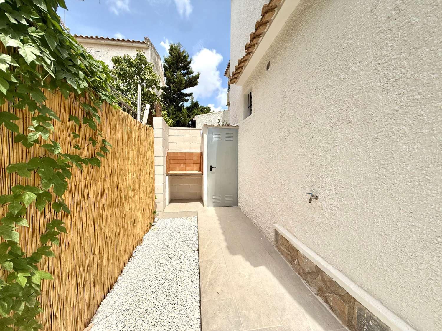 2 bedroom Flat for sale in Orihuela with pool - € 185,000 (Ref: 9136916)