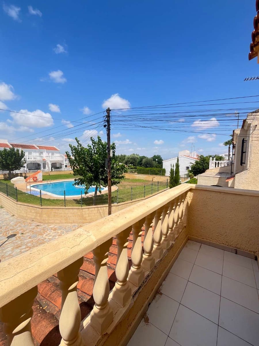 3 soverom Rekkehus til salgs i Orihuela med svømmebasseng - € 159 900 (Ref: 9146779)