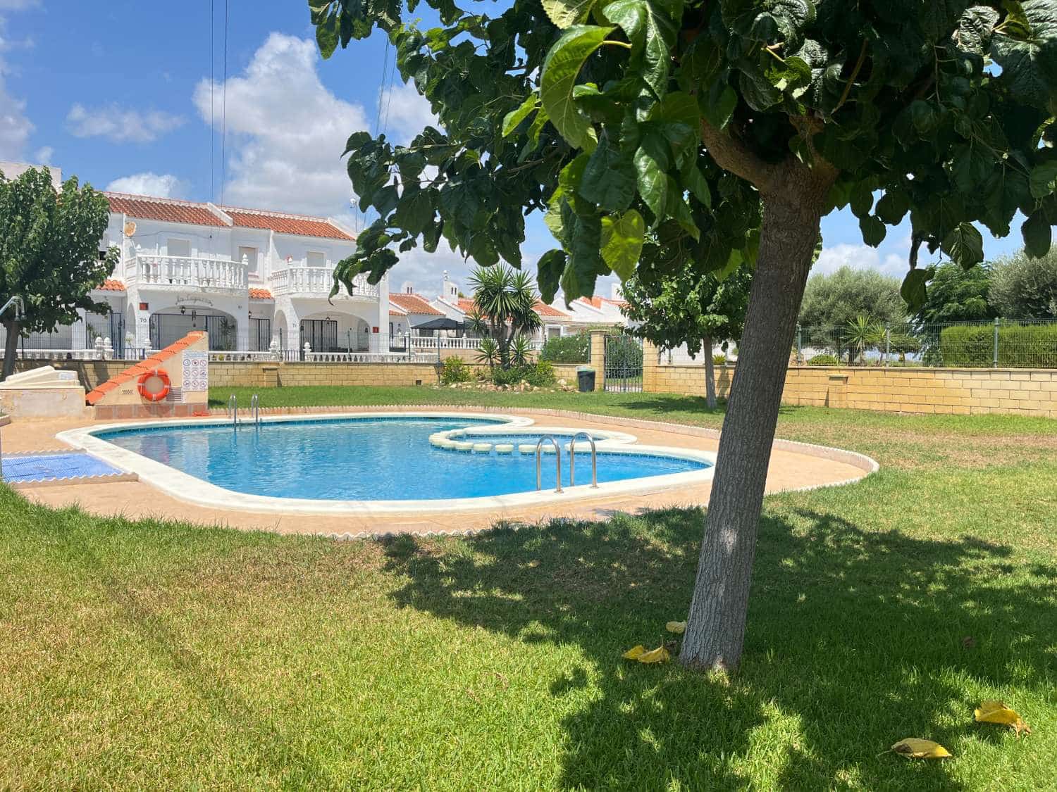 3 soverom Rekkehus til salgs i Orihuela med svømmebasseng - € 159 900 (Ref: 9146779)