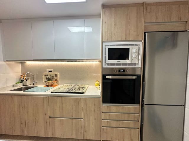 2 soveværelse Strandlejlighed til salg i Orihuela med swimmingpool - € 230.000 (Ref: 9146780)