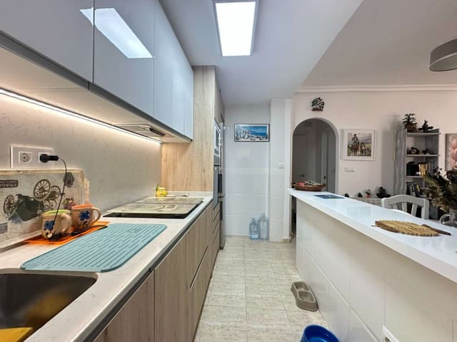 2 soveværelse Strandlejlighed til salg i Orihuela med swimmingpool - € 230.000 (Ref: 9146780)