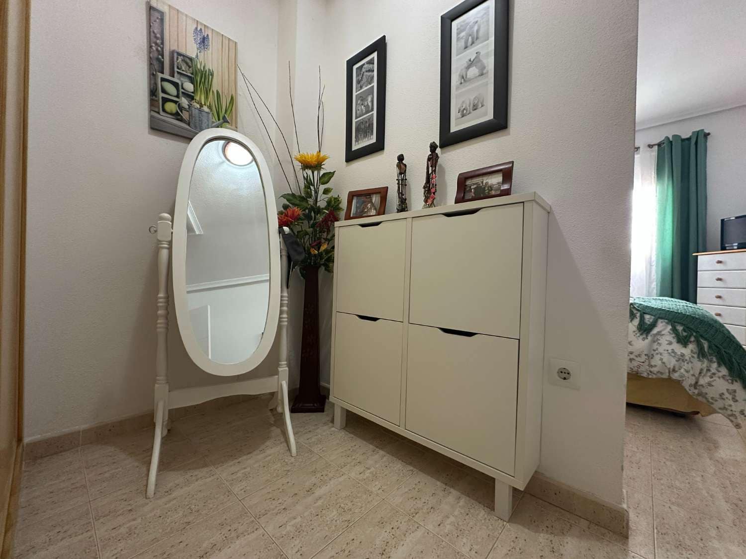 2 soveværelse Strandlejlighed til salg i Orihuela med swimmingpool - € 230.000 (Ref: 9146780)