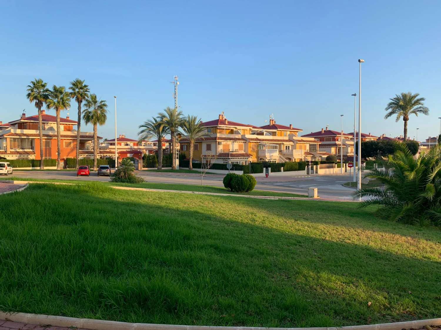 2 soveværelse Strandlejlighed til salg i Orihuela med swimmingpool - € 230.000 (Ref: 9146780)