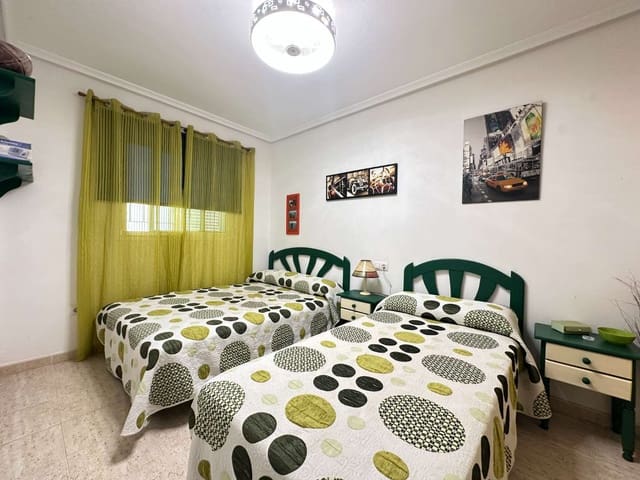 2 slaapkamer Strandappartement te koop in Orihuela met zwembad - € 230.000 (Ref: 9146780)