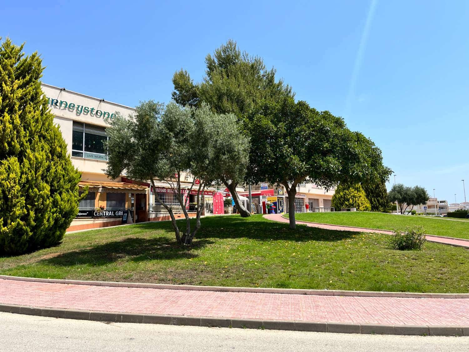 2 soveværelse Strandlejlighed til salg i Orihuela med swimmingpool - € 230.000 (Ref: 9146780)