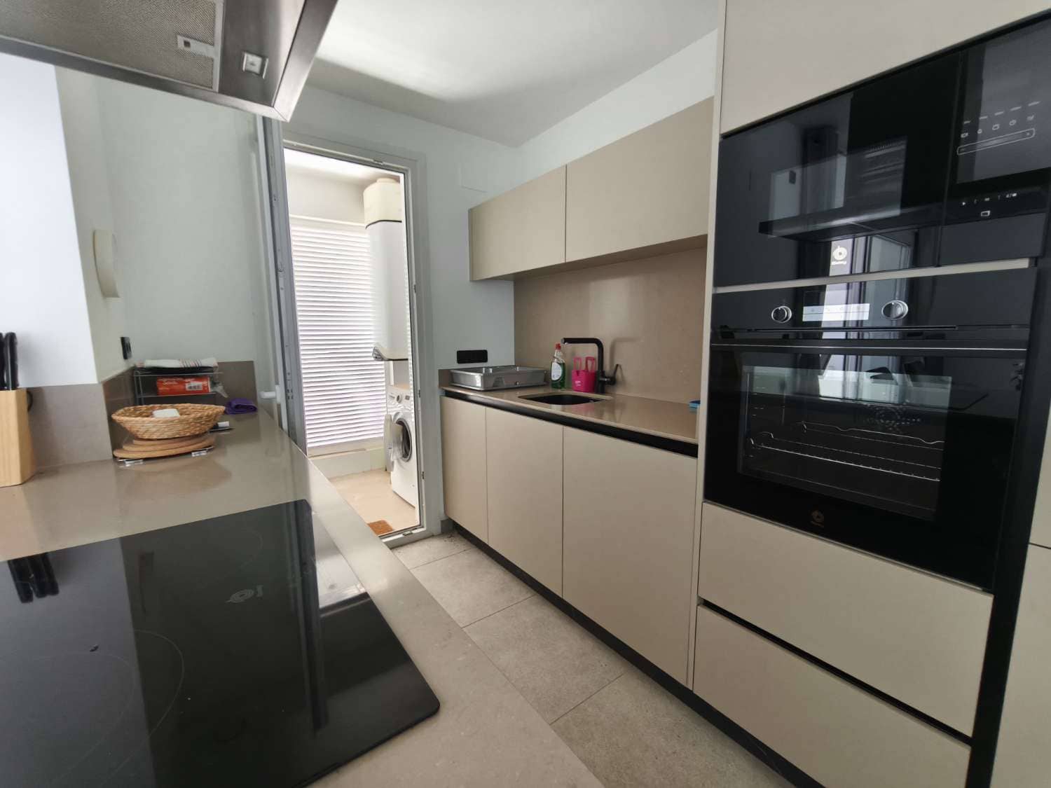 2 soveværelse Lejlighed til salg i Orihuela Costa med swimmingpool garage - € 249.999 (Ref: 9160802)