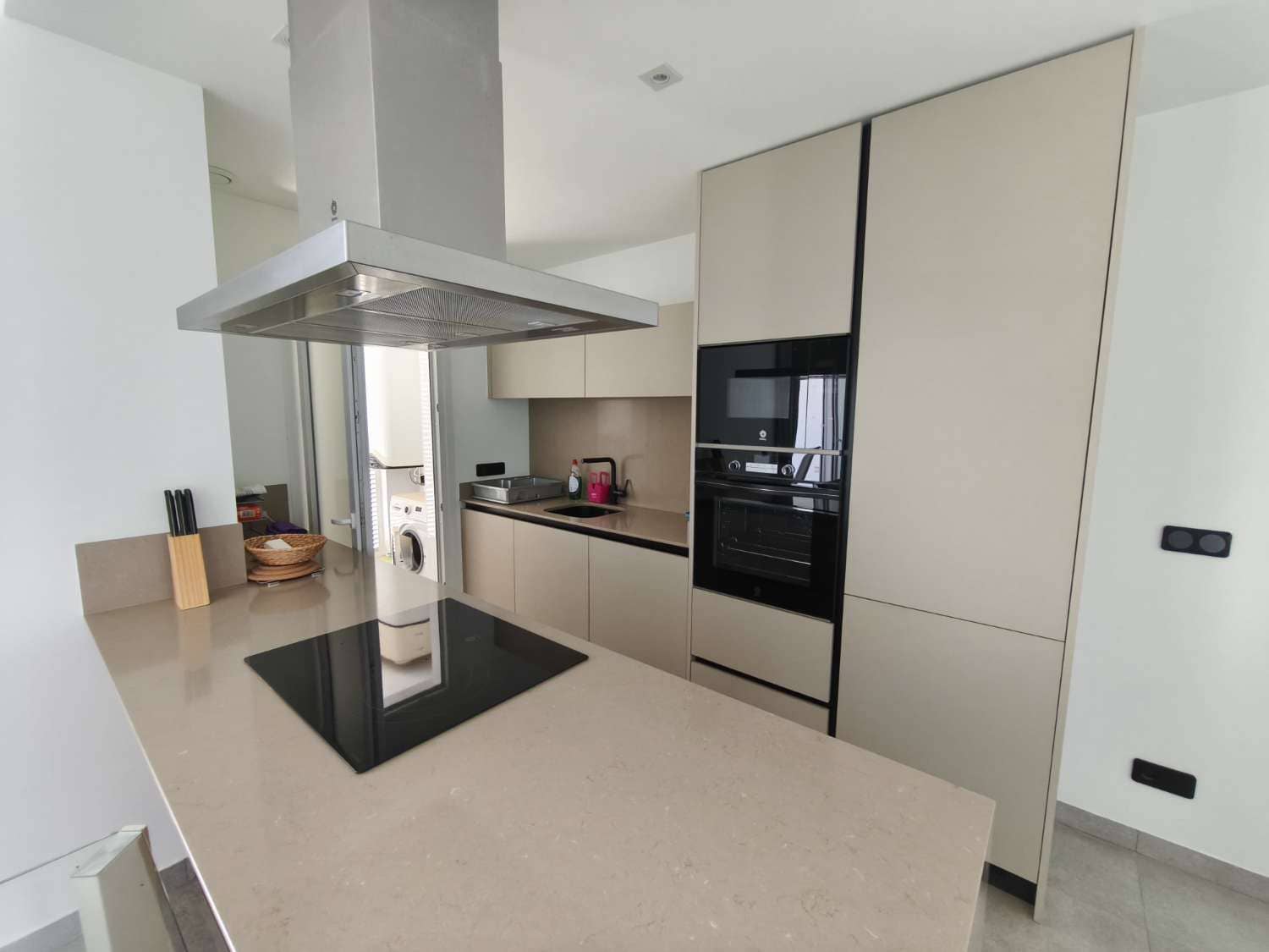 2 soveværelse Lejlighed til salg i Orihuela Costa med swimmingpool garage - € 249.999 (Ref: 9160802)