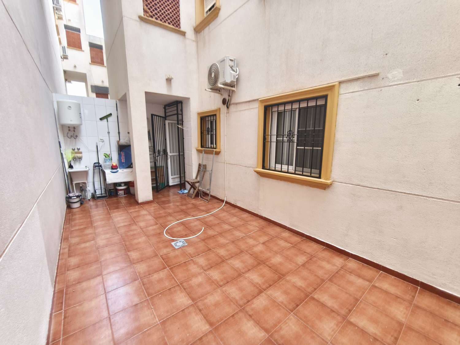 2 soverom Strandleiligheter til salgs i Orihuela med svømmebasseng - € 159 000 (Ref: 9171157)