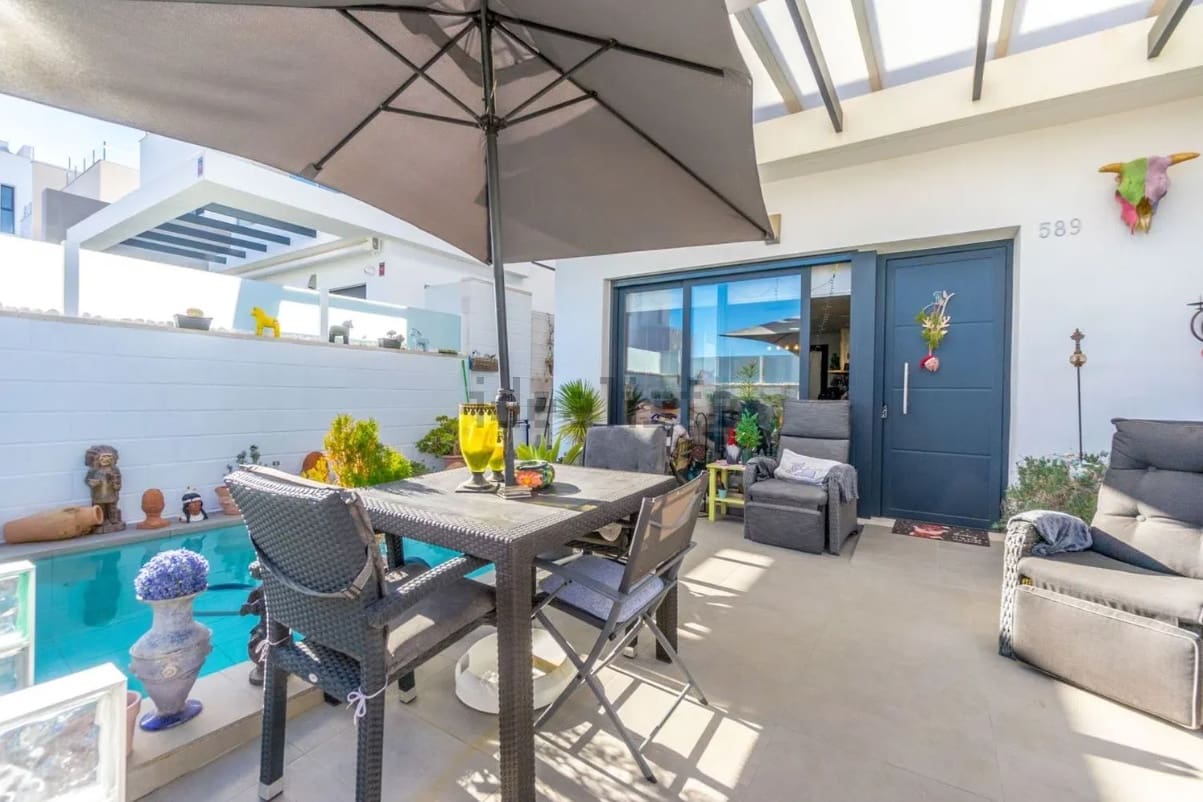 3 slaapkamer Rijtjeshuis te koop in Orihuela met zwembad garage - € 279.000 (Ref: 9173218)