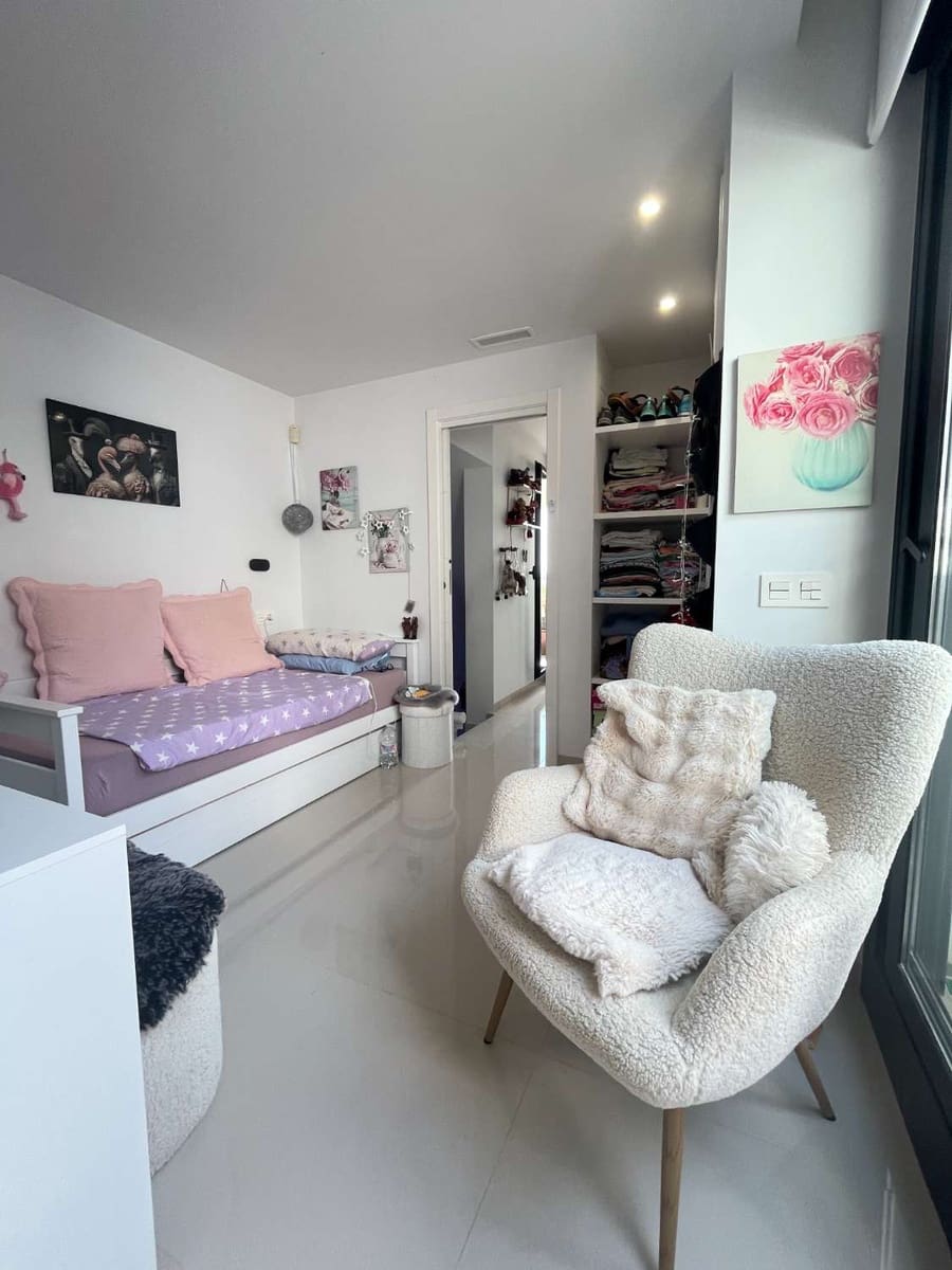 3 slaapkamer Rijtjeshuis te koop in Orihuela met zwembad garage - € 279.000 (Ref: 9173218)