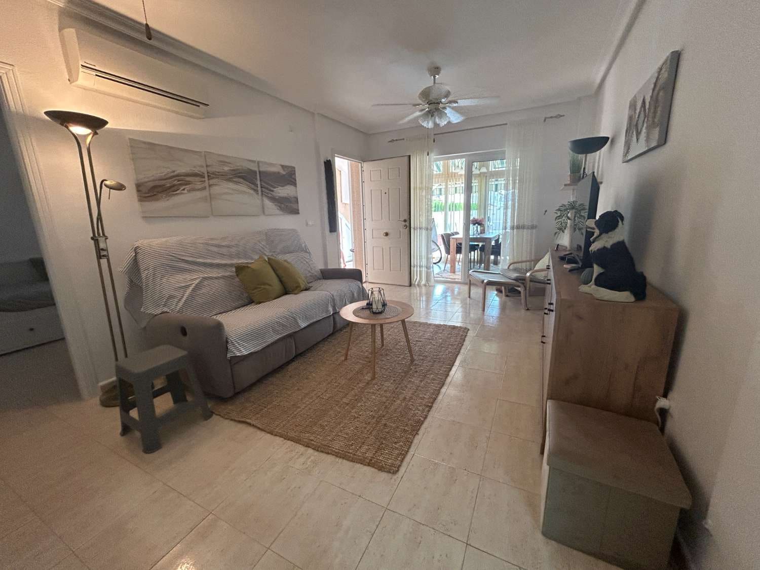 2 makuuhuone Ranta-asunto myytävänä paikassa Orihuela mukana uima-altaan - 205 000 € (Ref: 9192082)