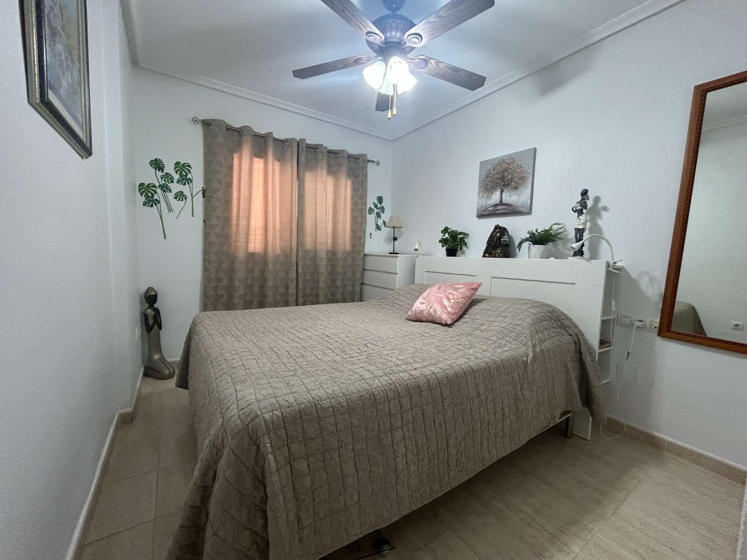 2 makuuhuone Ranta-asunto myytävänä paikassa Orihuela mukana uima-altaan - 205 000 € (Ref: 9192082)