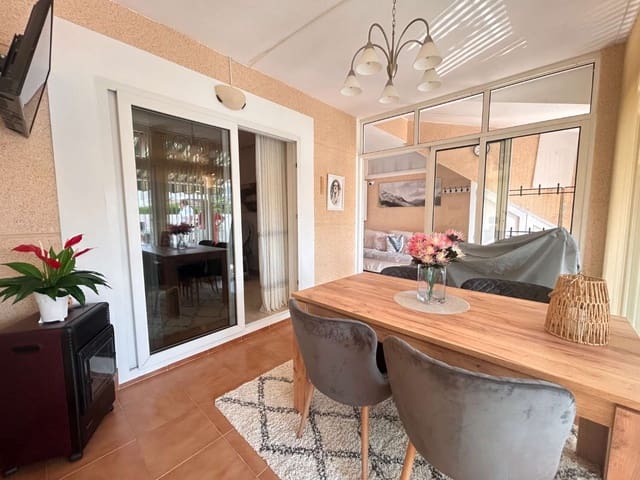 2 makuuhuone Ranta-asunto myytävänä paikassa Orihuela mukana uima-altaan - 205 000 € (Ref: 9192082)