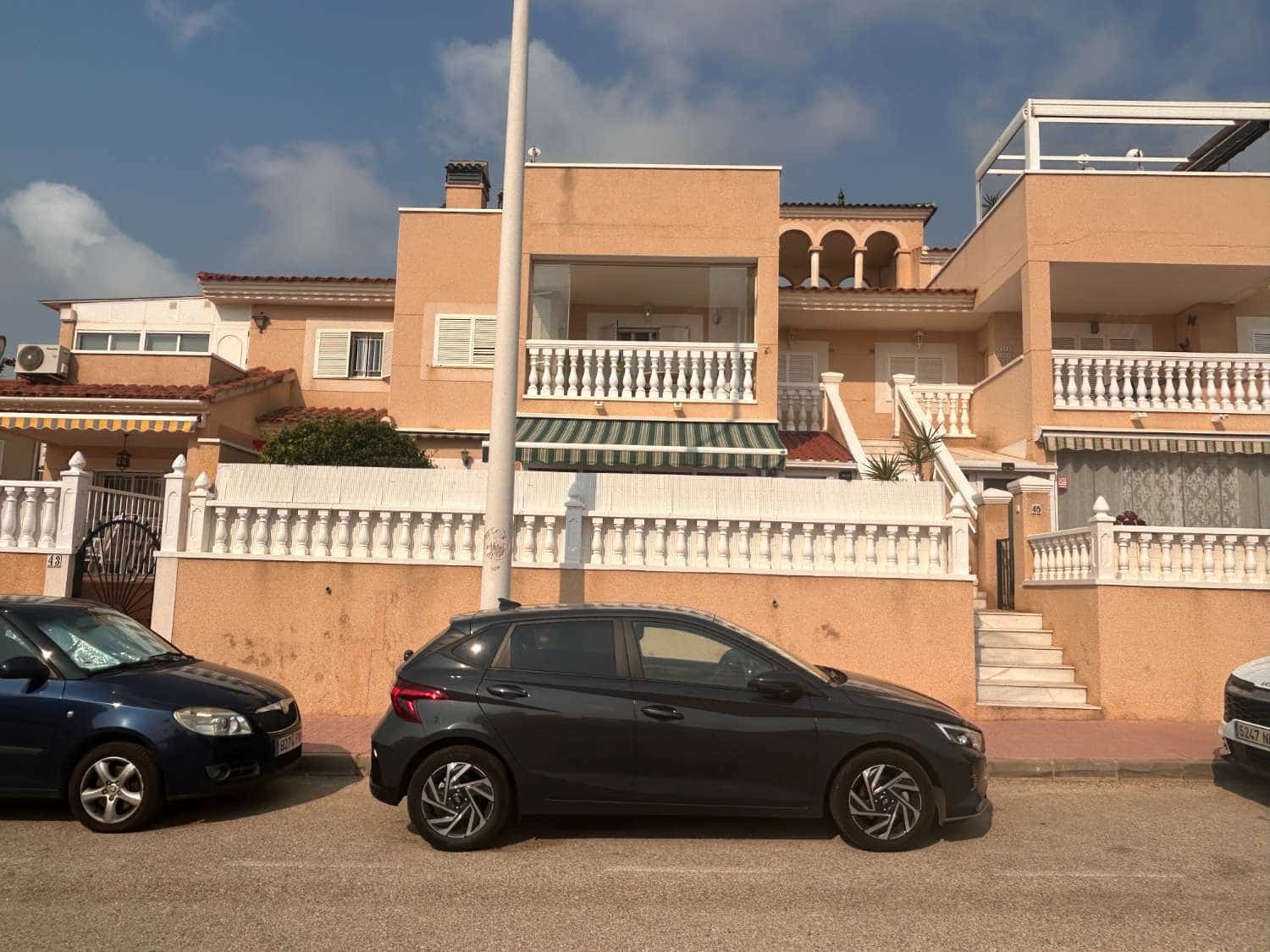 2 makuuhuone Ranta-asunto myytävänä paikassa Orihuela mukana uima-altaan - 205 000 € (Ref: 9192082)