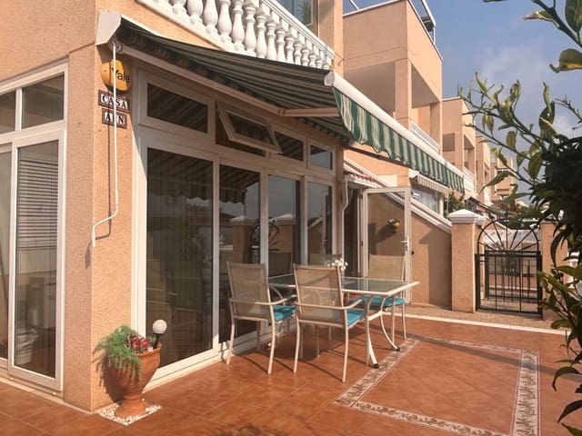 2 makuuhuone Ranta-asunto myytävänä paikassa Orihuela mukana uima-altaan - 205 000 € (Ref: 9192082)