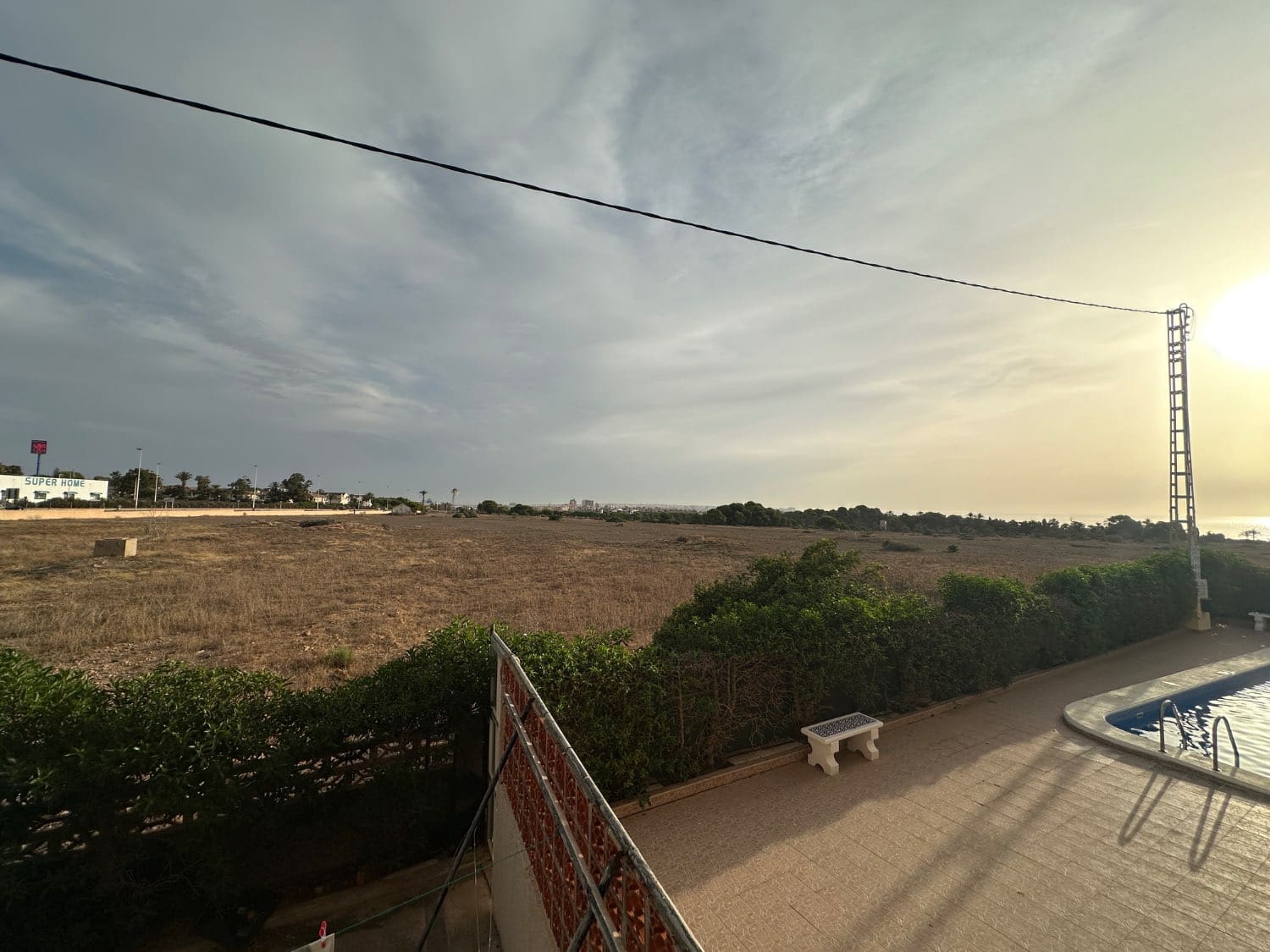 1 soveværelse Strandlejlighed til salg i Torrevieja med swimmingpool - € 85.000 (Ref: 9200295)