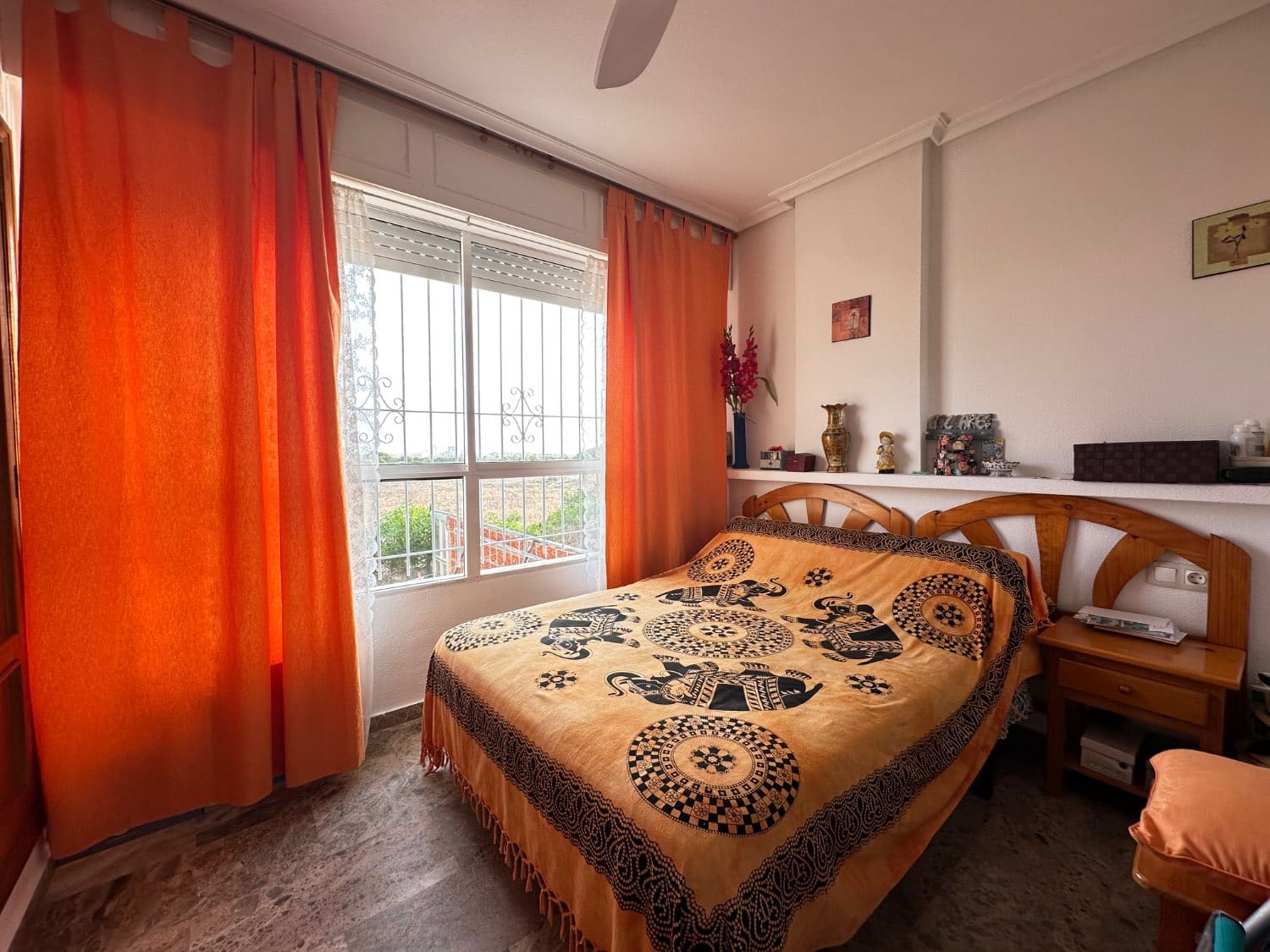 1 soveværelse Strandlejlighed til salg i Torrevieja med swimmingpool - € 85.000 (Ref: 9200295)