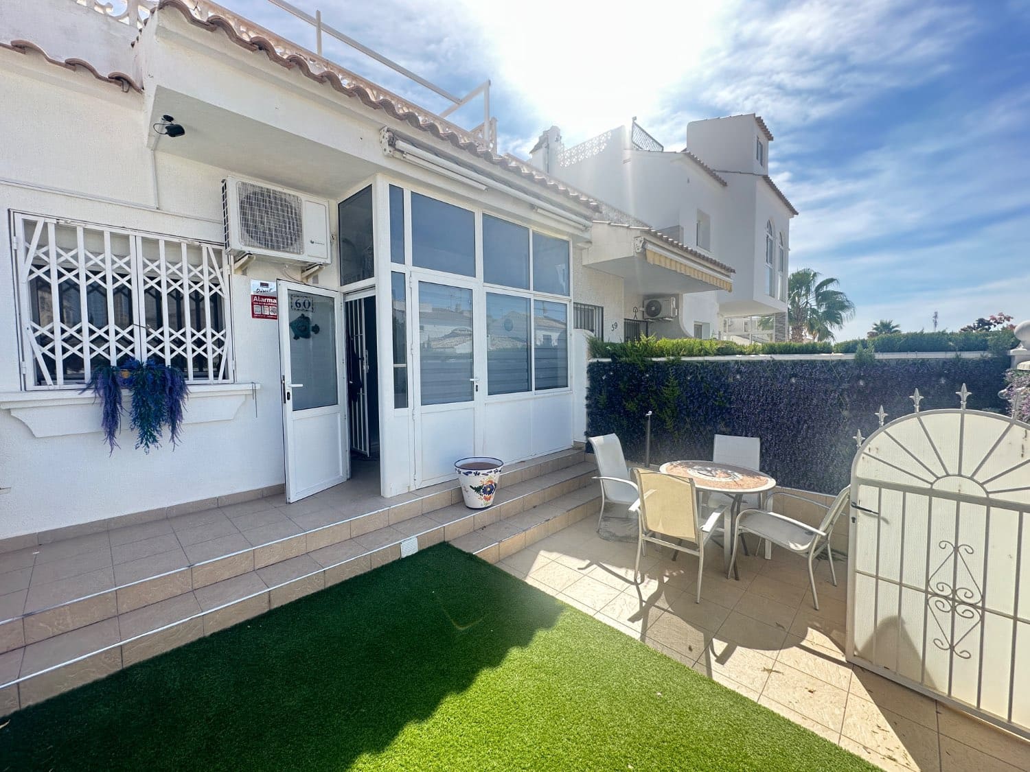 2 soveværelse Bungalow til salg i Orihuela med swimmingpool - € 162.900 (Ref: 9202219)