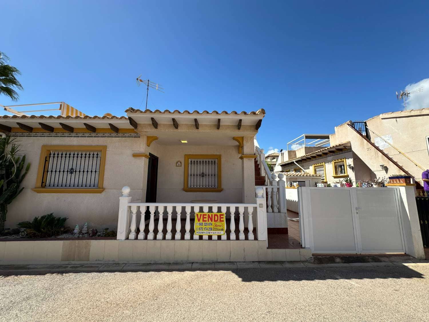 2 soveværelse Bungalow til salg i Playa Flamenca med swimmingpool - € 165.000 (Ref: 9208114)
