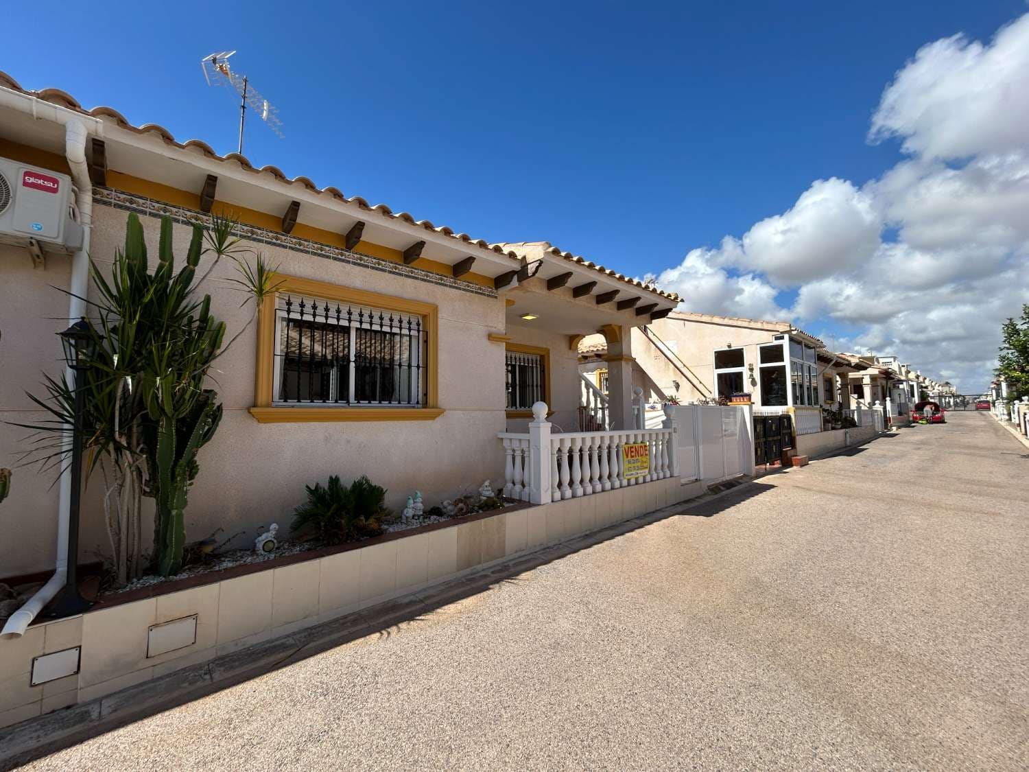 2 soveværelse Bungalow til salg i Playa Flamenca med swimmingpool - € 165.000 (Ref: 9208114)