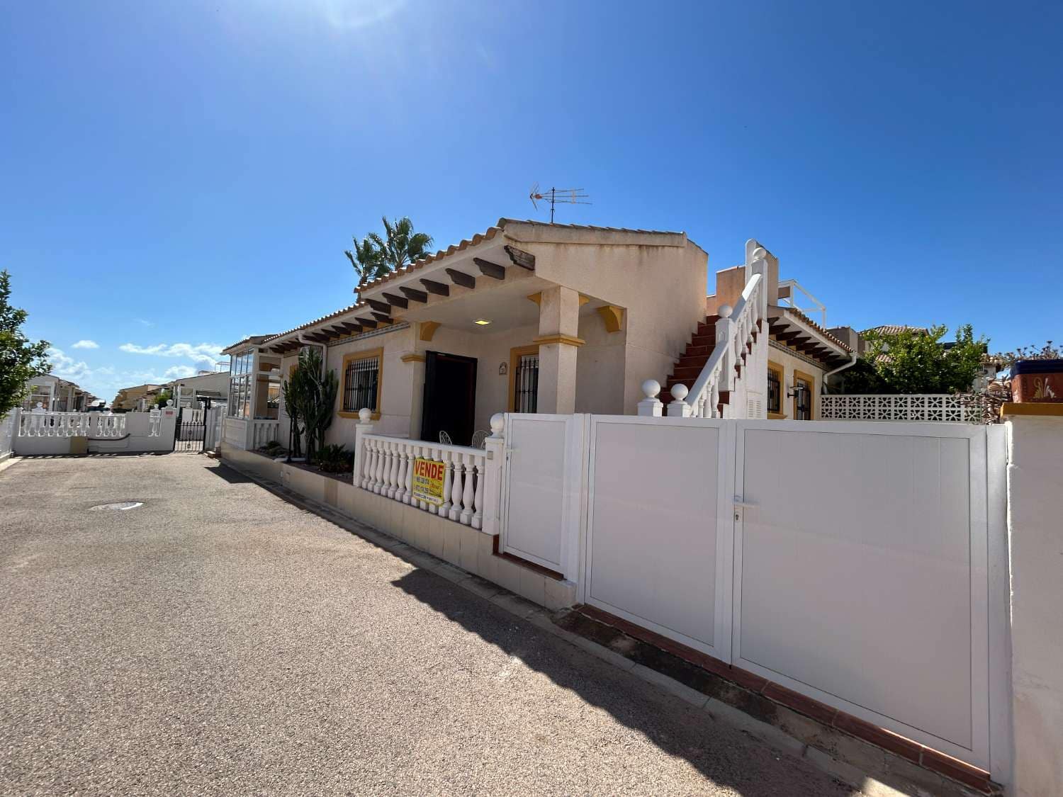 2 soveværelse Bungalow til salg i Playa Flamenca med swimmingpool - € 165.000 (Ref: 9208114)